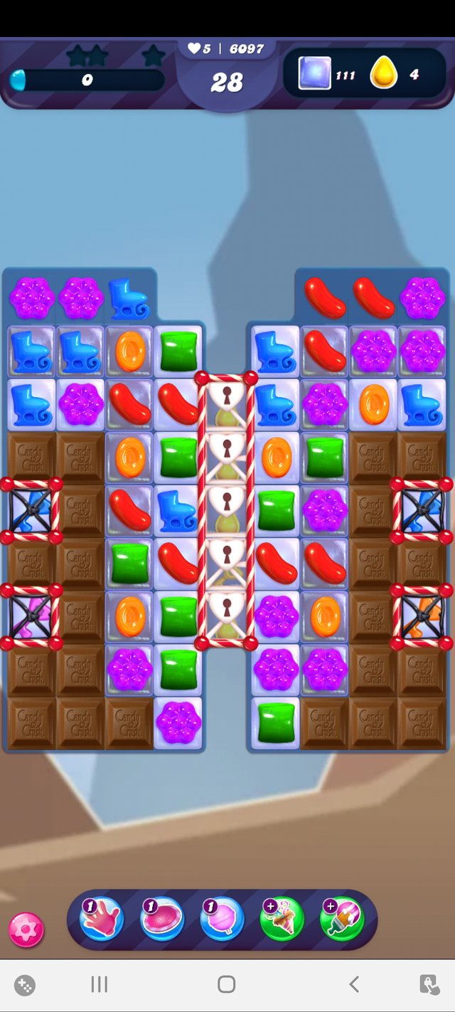 Screenshot_20220222-181159_Candy Crush Saga.jpg