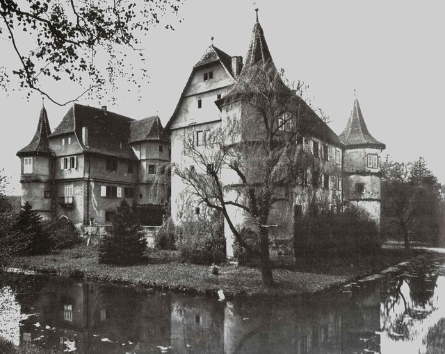 Wasserschloss_Menzingen.jpg