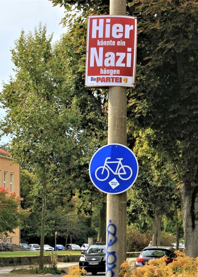 PARTEI-Wahlplakat_in_Leipzig_2017.jpg