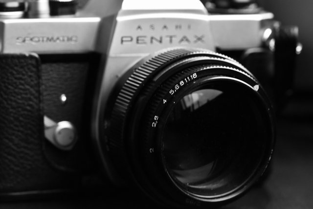 Pentax Asahi camera bw 1.jpg