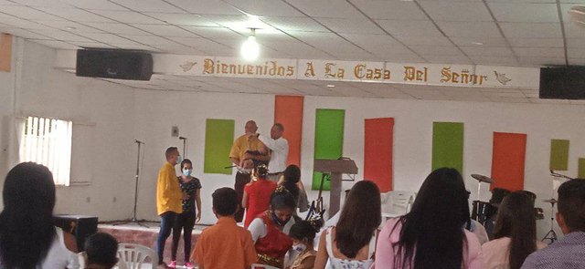 Orando a Dios por la presentacion de un niño 6.jpg