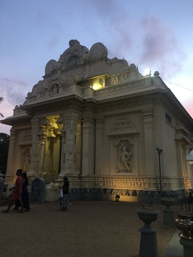 Budhugeya Bellanwila Raja Maha Vihara.JPG