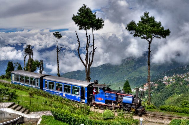 Jalpaiguri-Darjeeling Route, Darjeeling Himalayan Railway.jpg