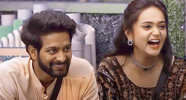 Rajasekhar-Eliminated-From-Bigg-Boss-Telugu-6.jpg