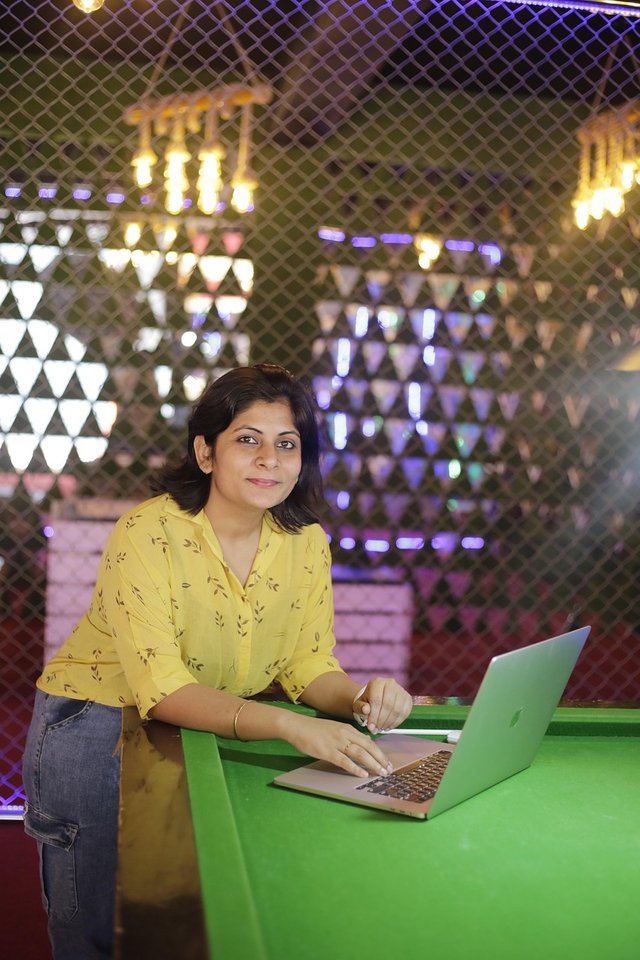 business-woman-7642549_1280.jpg
