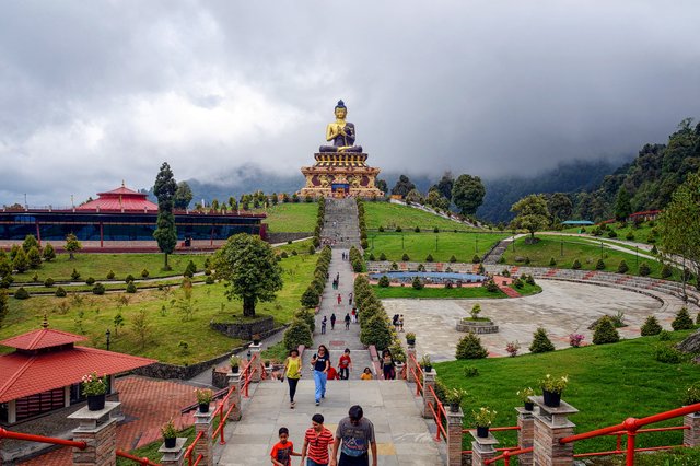 Ravangla_Buddha_Park,_Sikkim.jpg