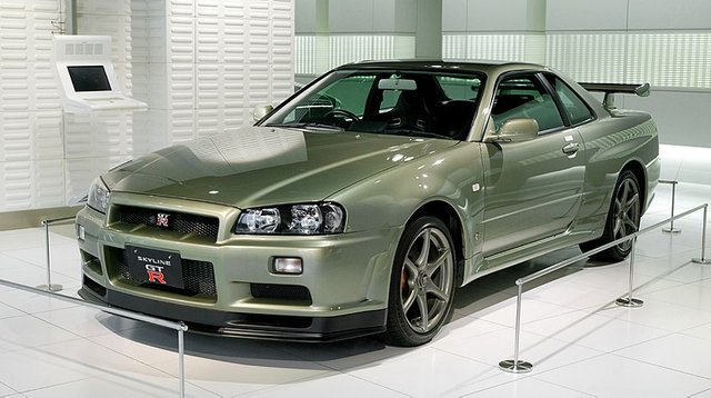 800px-Nissan_Skyline_R34 10ma gen 1.jpg