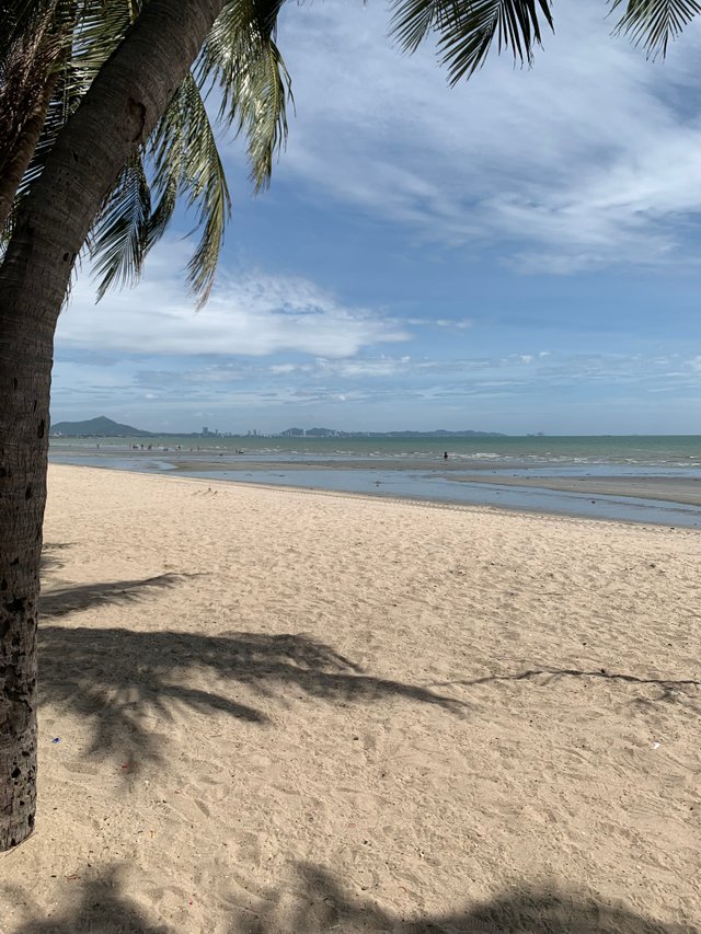 Bang Saen Beach1.jpg