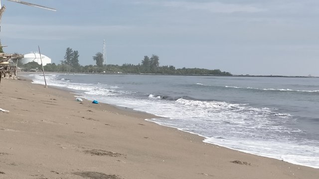 Ujung Blang Pasca Gelombang Ombak Air Pasang .jpg