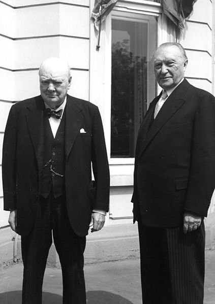 Bundesarchiv_B_145_Bild-F003523-0001,_Bonn,_Winston_Churchill_und_Konrad_Adenauer (1).jpg