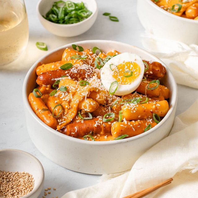 Rose-tteokbokki-recipe-takestwoeggs-Final-photography-sq.jpg