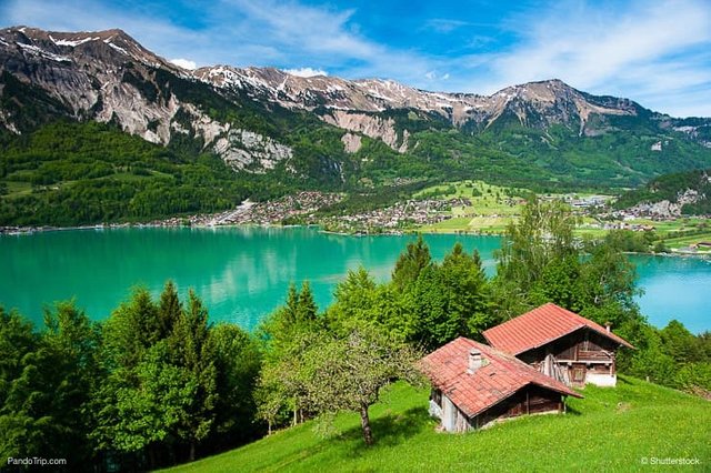 Lake-Brienz-with-the-town-Brienz-in-the-background-Switzerland.jpg