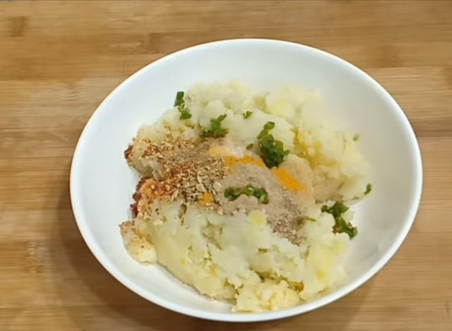 mashed potato with spices.JPG