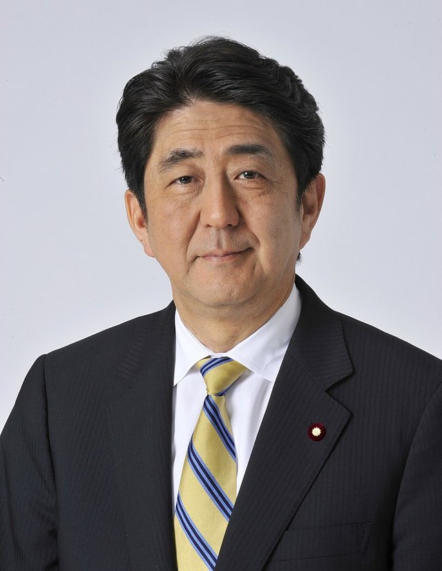 800px-Shinzō_Abe_Official.jpg