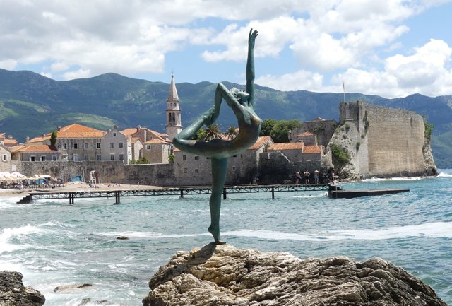 budva statue.jpg