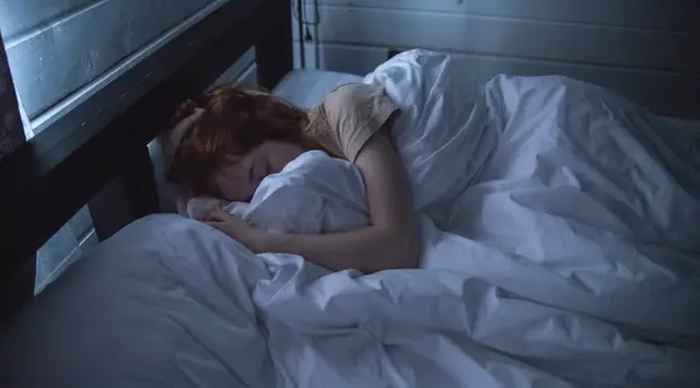 027595200_1588925517-woman-sleeping-935777__1_.webp