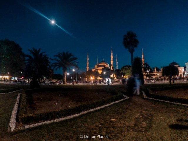 Outside-the-Blue-Mosque-at-night-Istanbul-Turkey-Travel-Tips.jpg