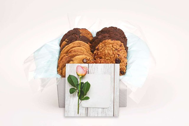 onepinkrosecookiegiftbox_cookies_gift_2.jpg