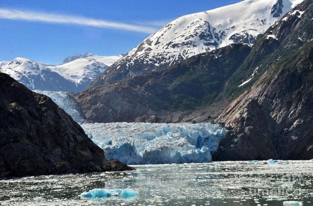 Tracy-Arm-Fjord-Alaska-1200x792.jpg