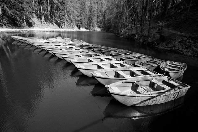 boats-on-the-water_3533031785_o (FILEminimizer).jpg
