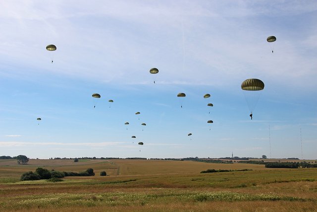 jump-off-4628323_1280.jpg