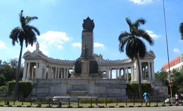 Monumento-al-Mayor-General-Jose-Miguel-Gomez-696x423.jpg