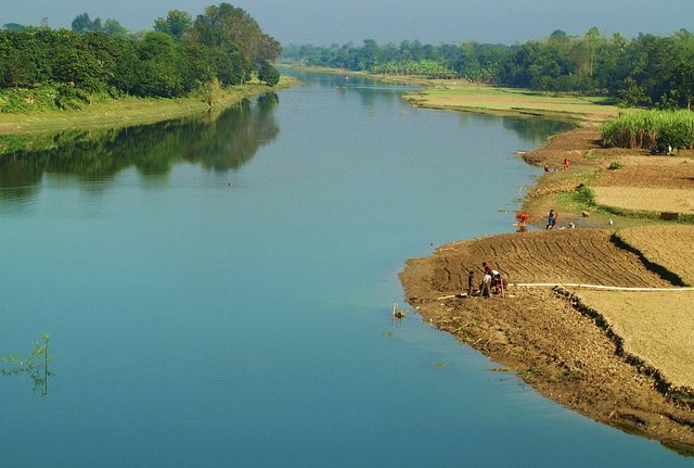 Boral_River_near_Arani_Rail_Station_in_Bangladesh.JPG