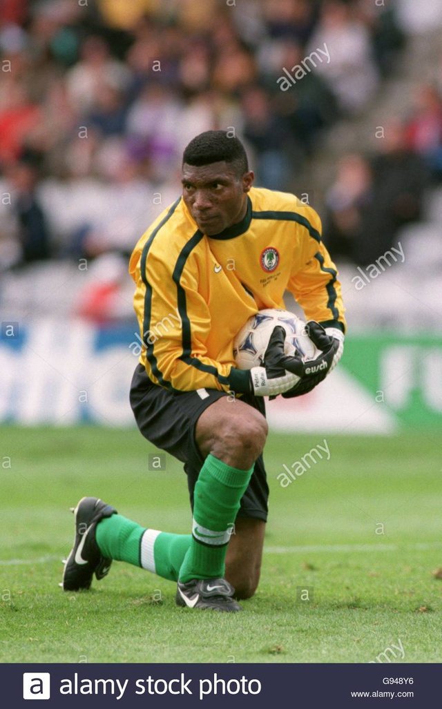 soccer-world-cup-france-98-group-d-spain-v-nigeria-nigeria-goalkeeper-G948Y6.jpg