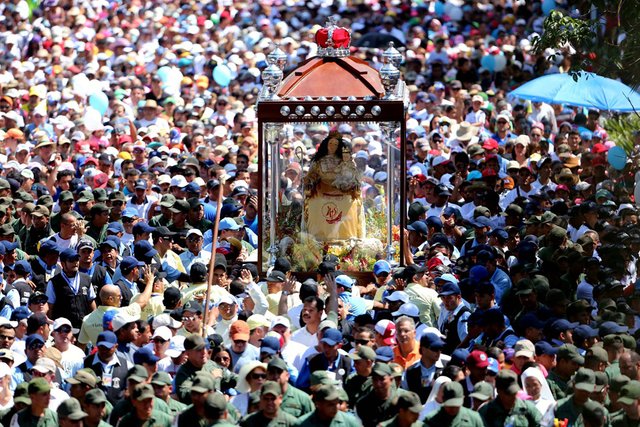 procesion divina pastora.jpg