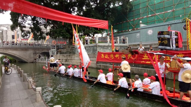 dragon-boat.JPG