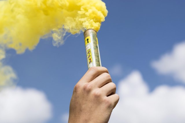 yellow-2765048_1280.jpg