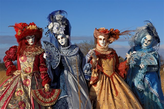 venice-carnival-6017314_1280.jpg