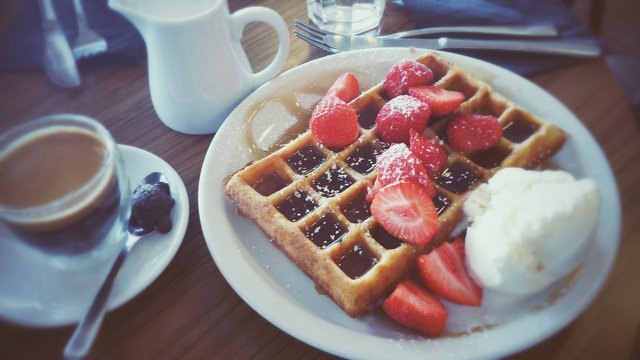 waffle-878198_1920.jpg