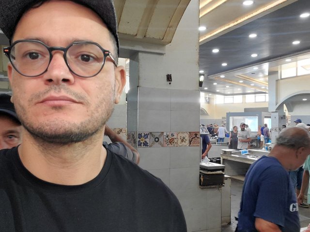 selfie au marché.jfif