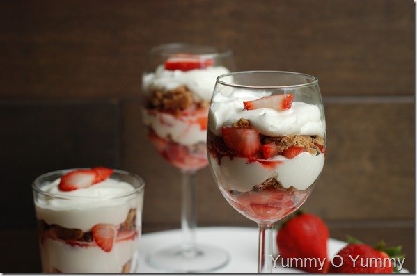 Strawberry-parfait2_thumb.jpg