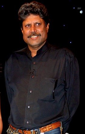 Kapil_Dev_for_a_cricket_show_for_Aajtak.jpg