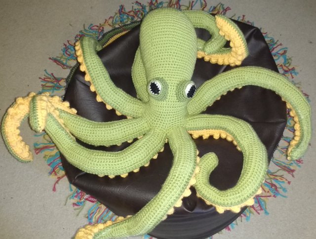 Green Octopus (cropped).jpg