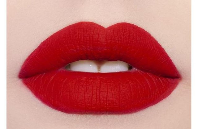 matte-red-lipstick-for-winter-e1472729567801.jpg