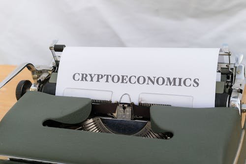 free-photo-of-a-typewriter-with-a-paper-that-says-cryptonomics.jpeg