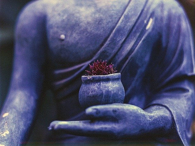 buddha-1308478_640.jpg
