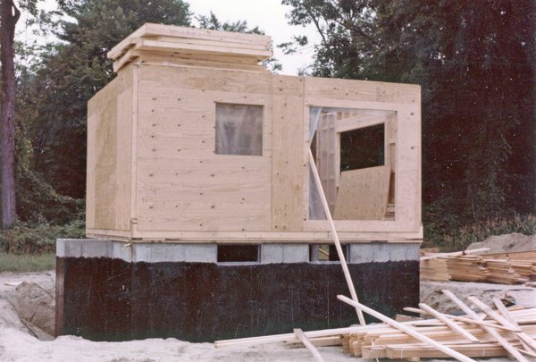 Building house1 crop1 Sept. 1983.jpg