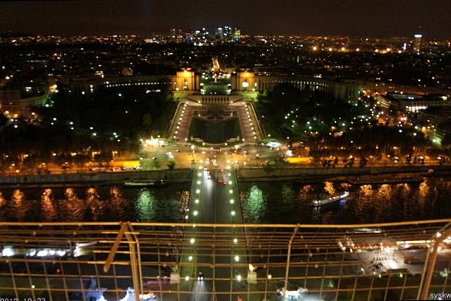 b-EU121023-055903.jpg
