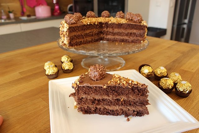 Le-gâteau-Ferrero-Rocher1.jpg