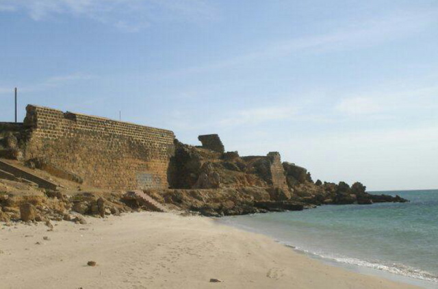 Ruinas castillo o fuerte de Araya 1.png