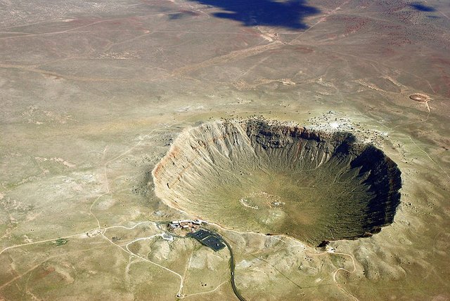 800px-Meteorcrater.jpg