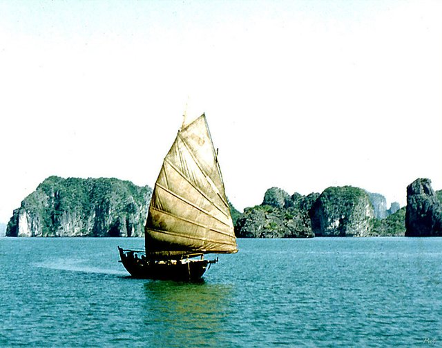 Ha Long 2.jpg