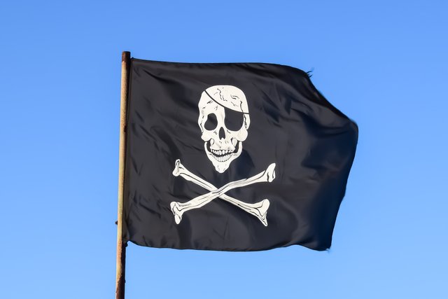 pirate-flag-2344562_1920.jpg