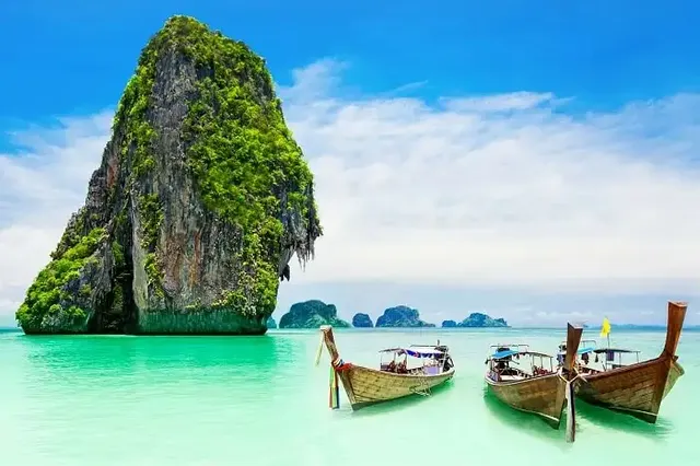 limestone-rock-phang-nga-1-Beautiful-limestone-rock-in-the-ocean.webp