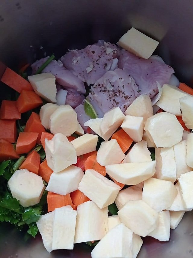 Sopa de pollo 3.jpeg