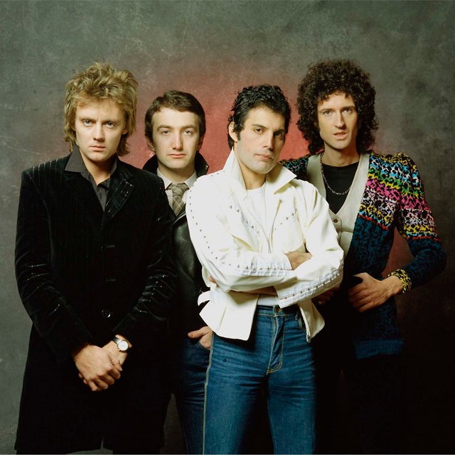 queen-group-shot-1_sml.jpg